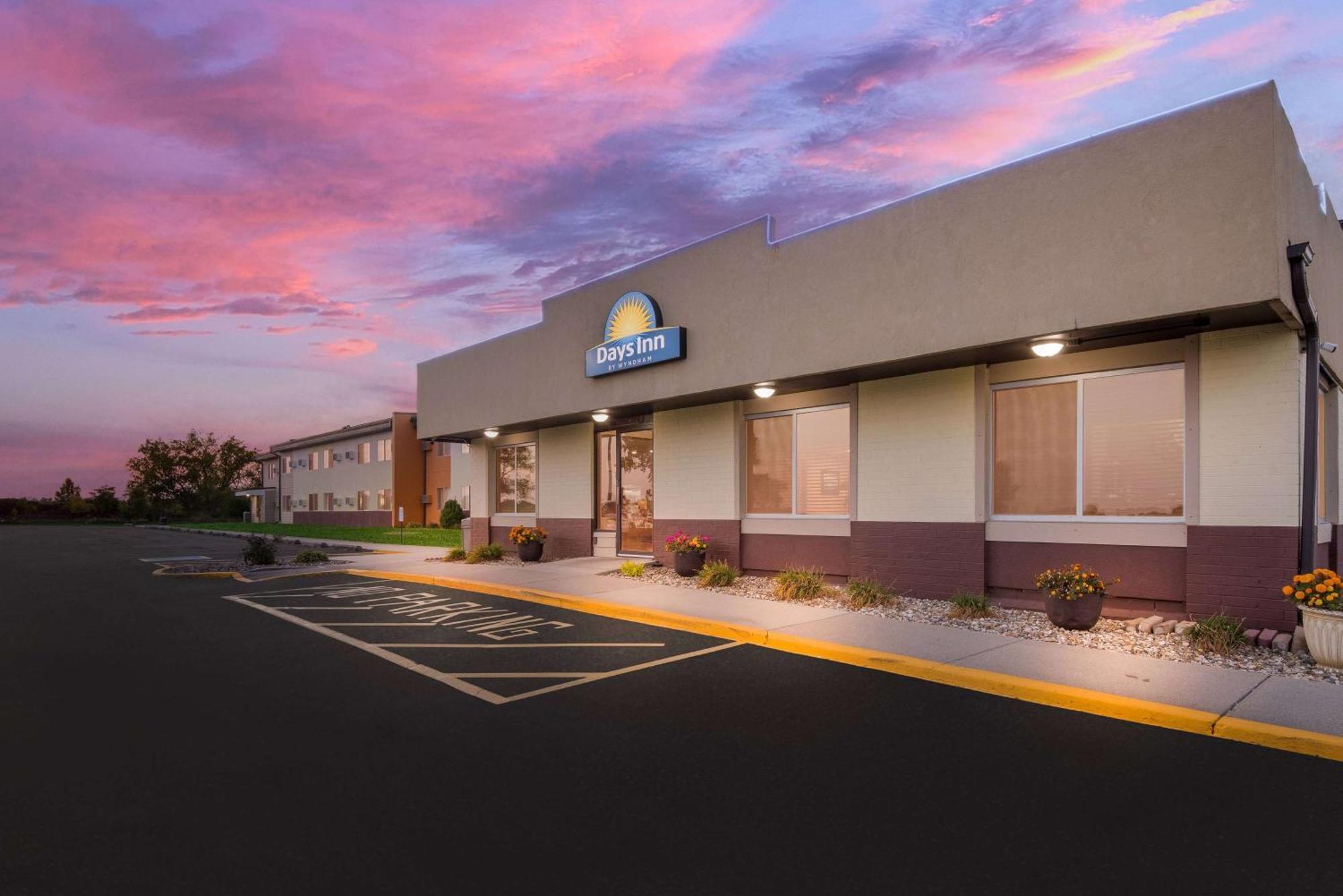 Days Inn By Wyndham Newton Exterior foto